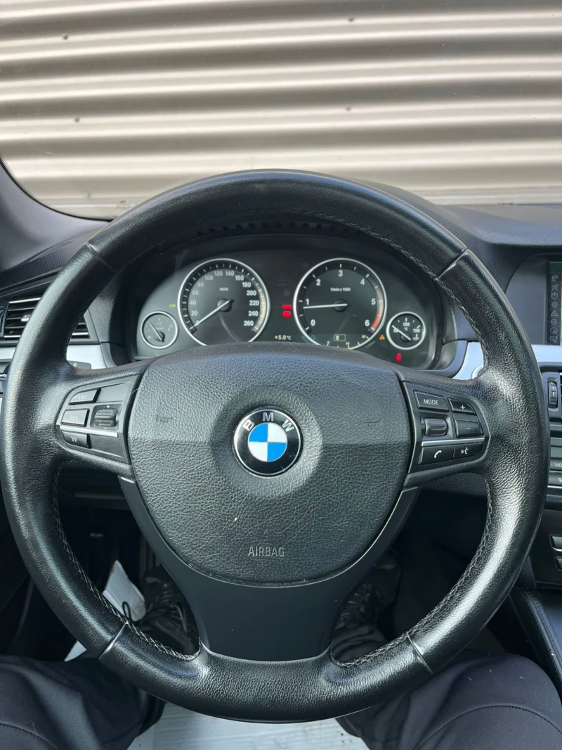 BMW 520, снимка 13 - Автомобили и джипове - 53286485
