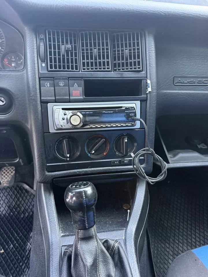 Audi 80 b4 1.6 газ клима, снимка 8 - Автомобили и джипове - 54922798