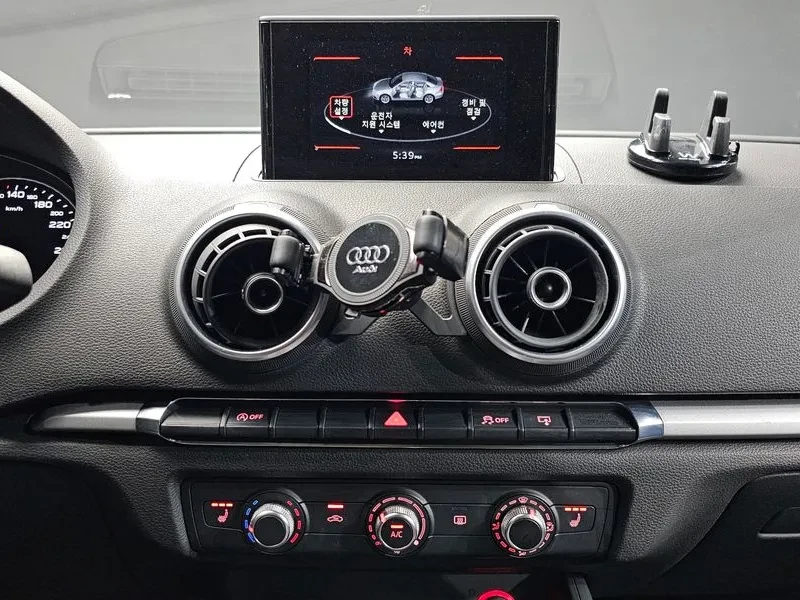 Audi A3 2.0 Tdi 8V, снимка 14 - Автомобили и джипове - 56112385