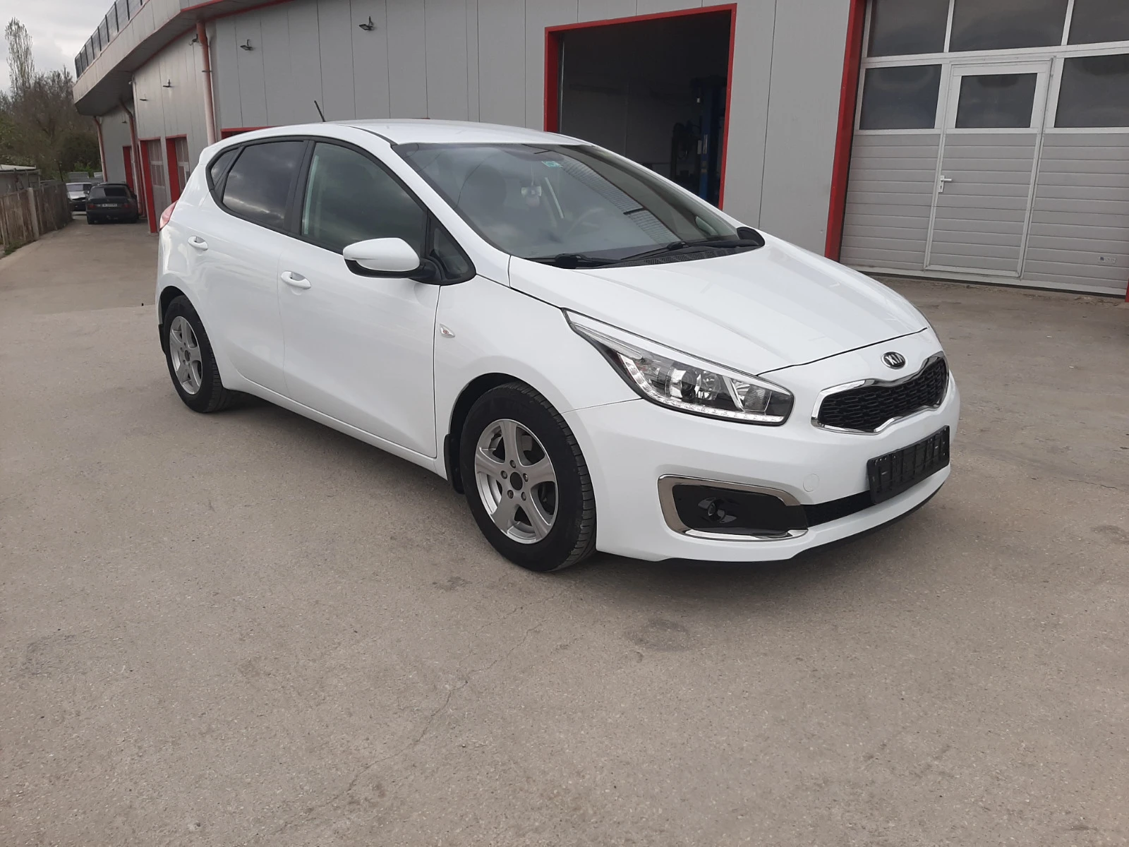 Kia Ceed 1.4i 100кс 85000км!!! - изображение 4