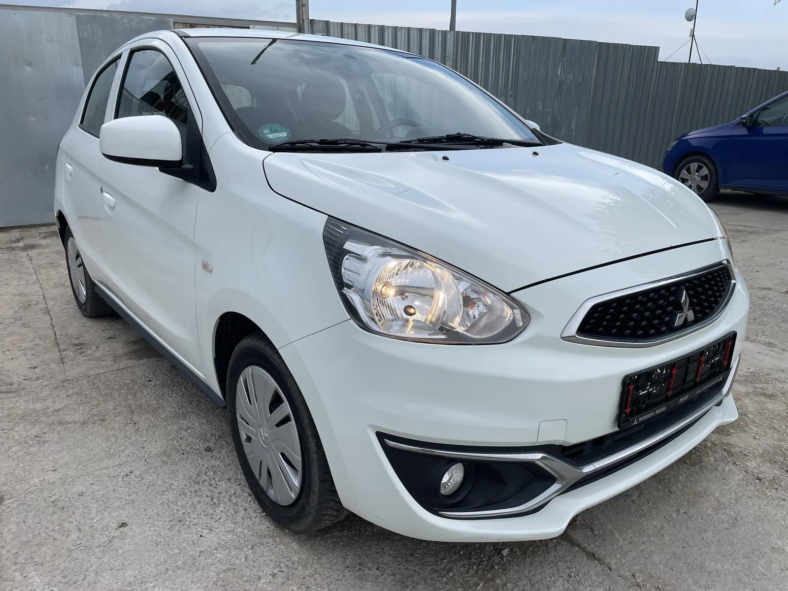 Mitsubishi Space star 1.0i - изображение 3