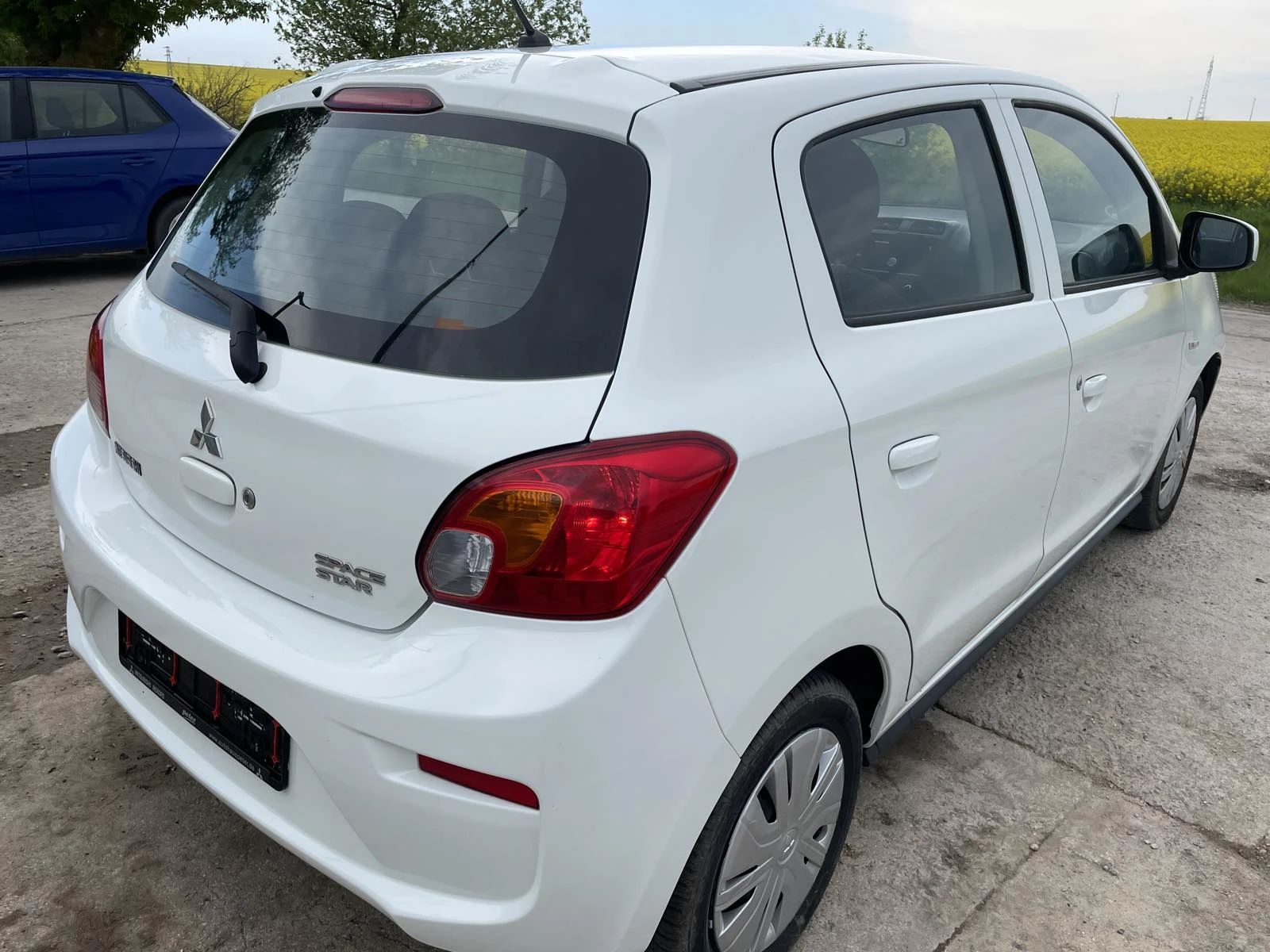 Mitsubishi Space star 1.0i - изображение 8