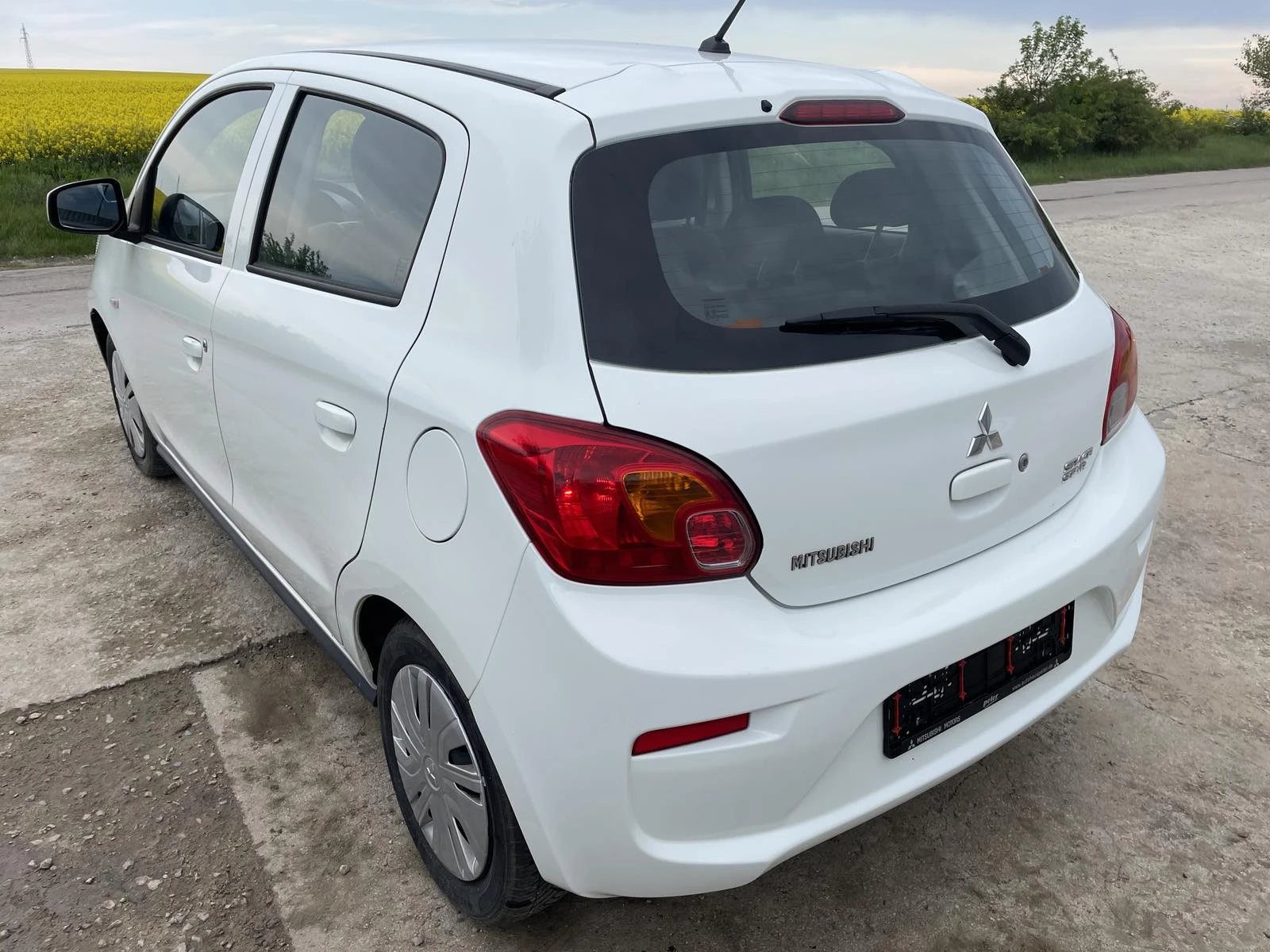 Mitsubishi Space star 1.0i - изображение 6
