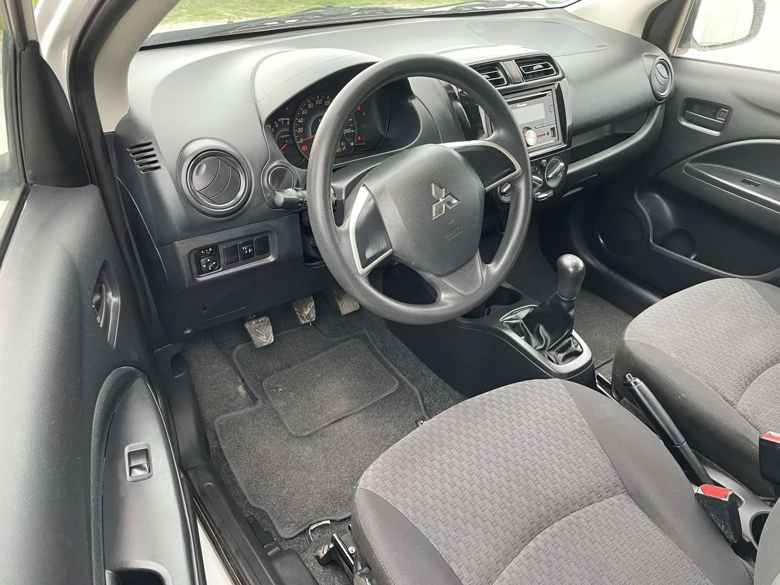 Mitsubishi Space star 1.0i - изображение 10