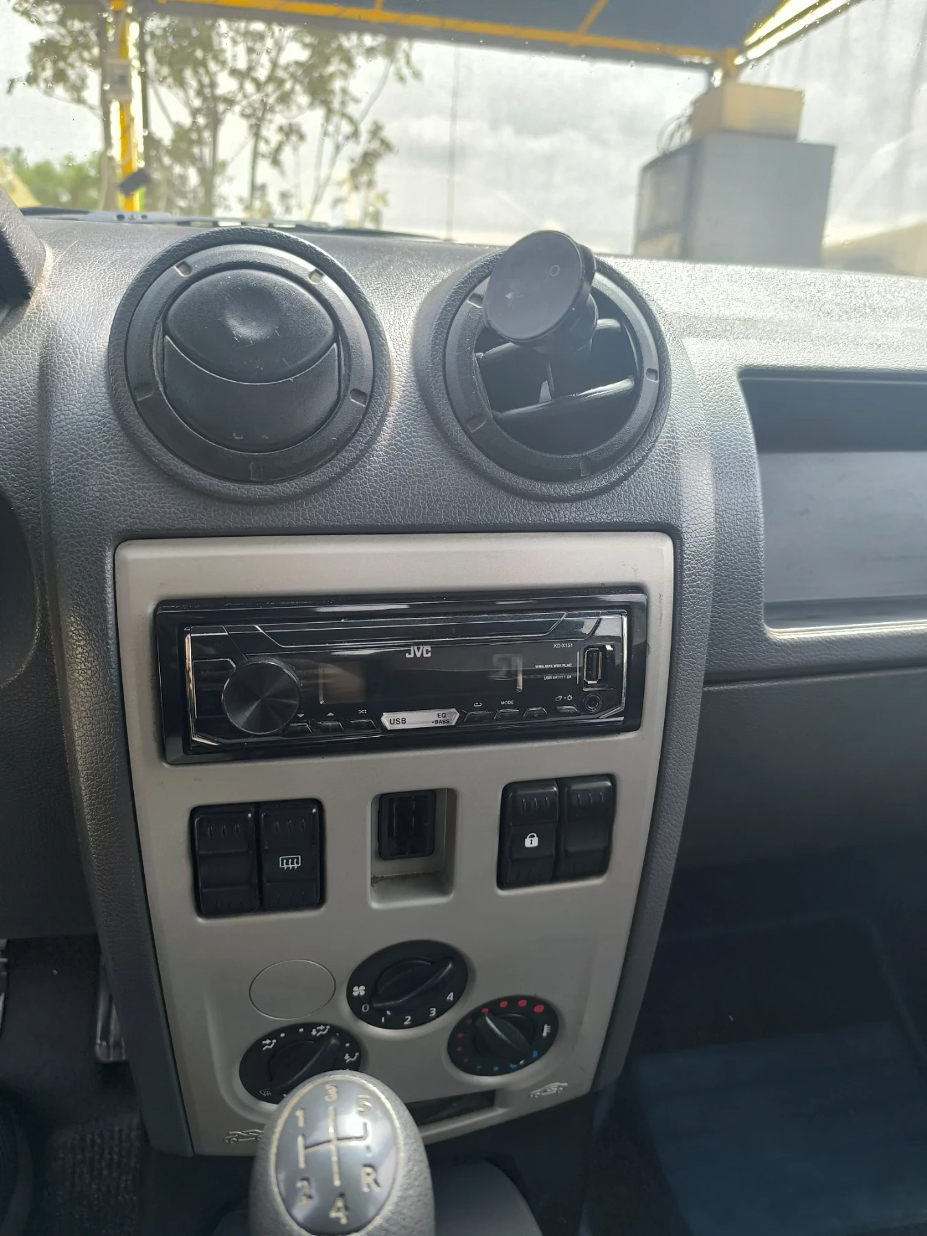Dacia Logan 1.6 MPI 6+ 1 - изображение 9