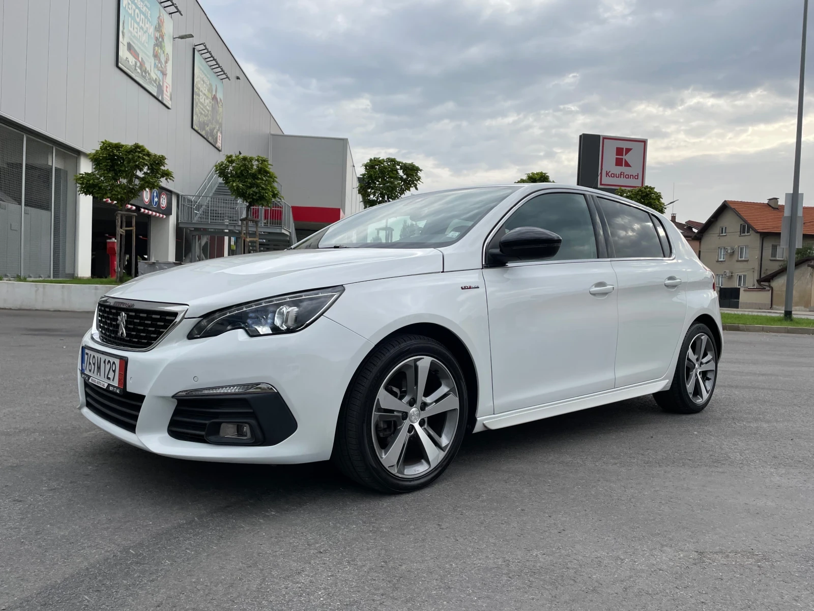 Peugeot 308 GT LINE 19000км! Нова кола! - изображение 2