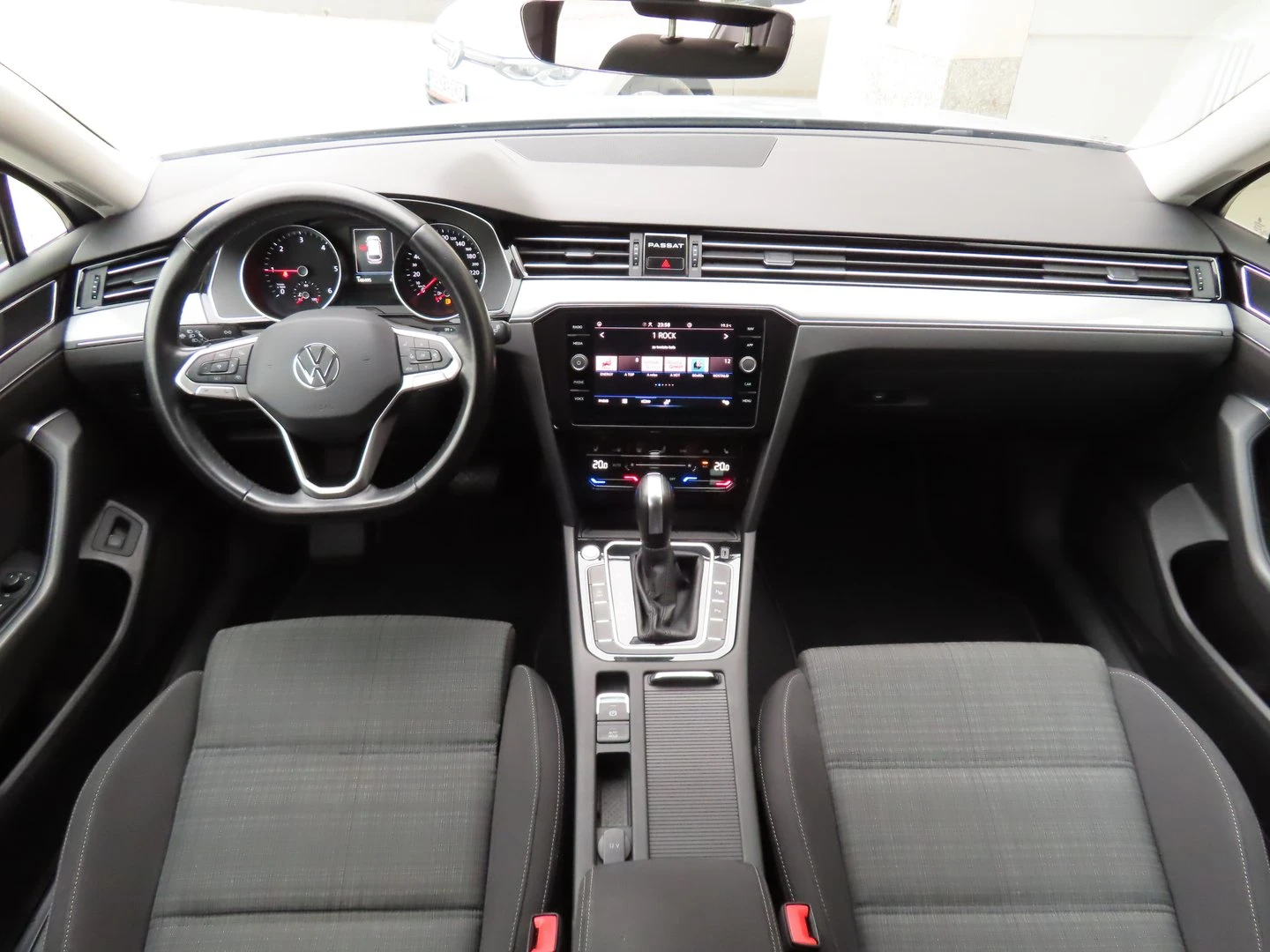 VW Passat Business 2.0 TDI SCR DSG | Mobile.bg � ����������� 11