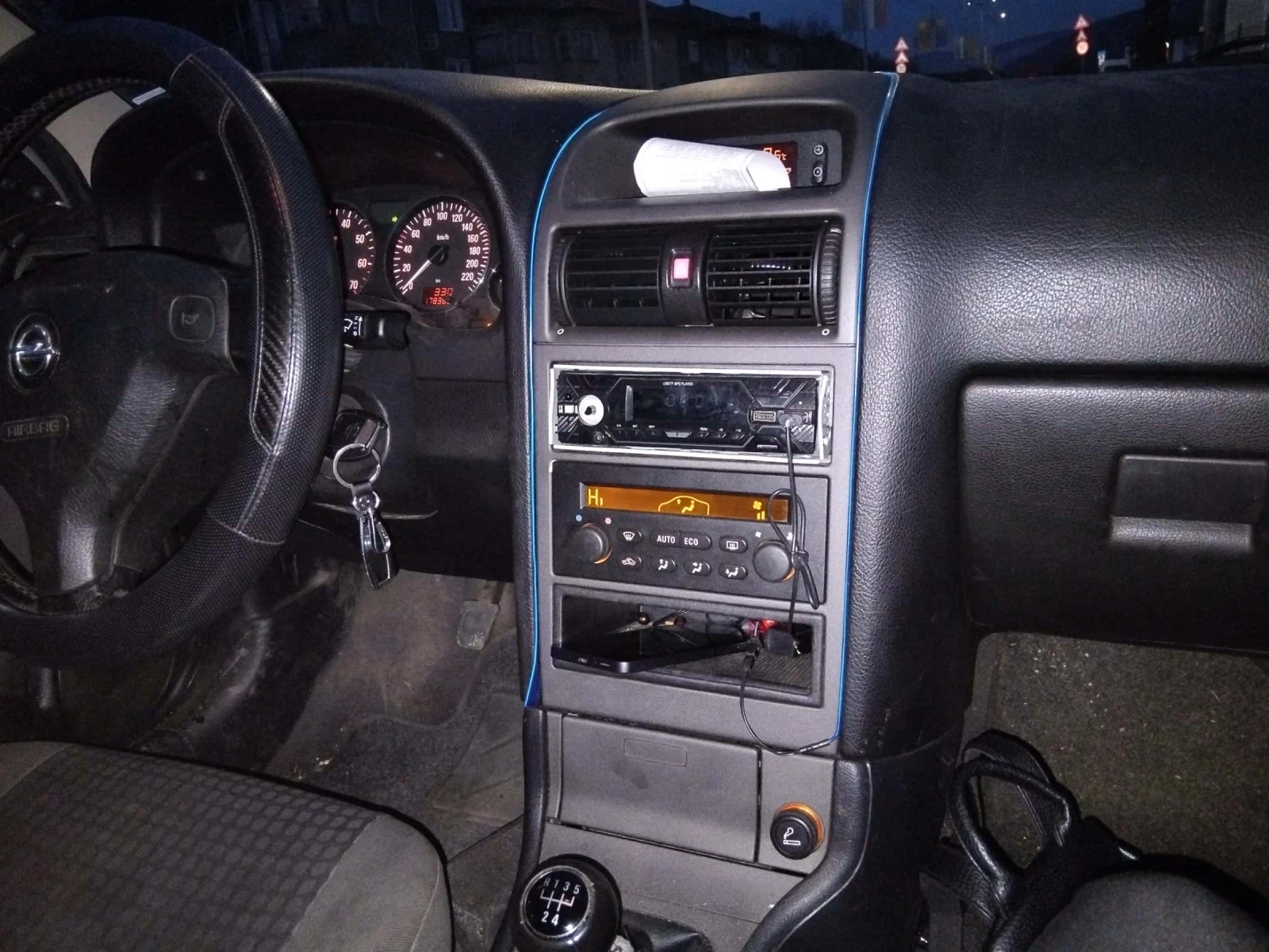 Opel Astra 1.6 - изображение 9