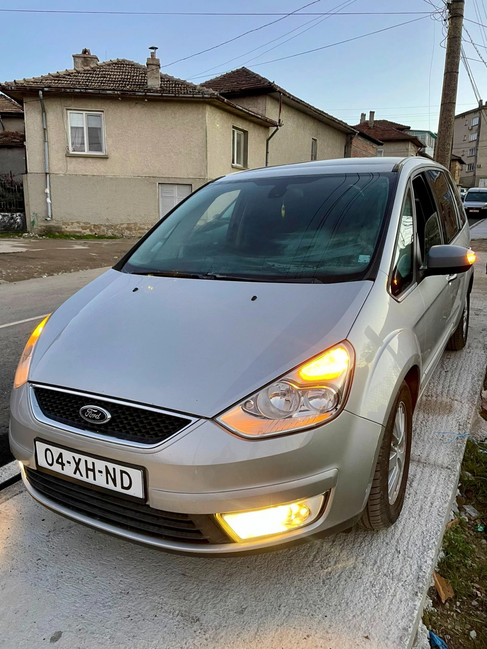 Ford Galaxy 2.0i 145кс. Ghia  - изображение 2
