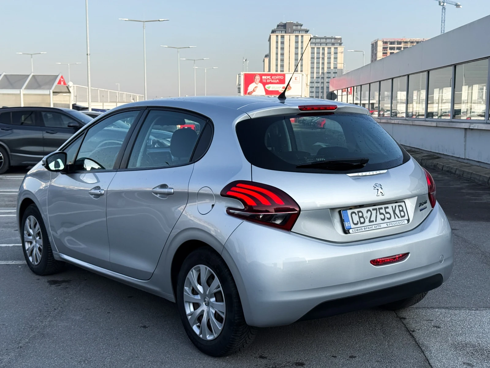 Peugeot 208 1.2 PureTech * 82p.s * Facelift * От България - изображение 7