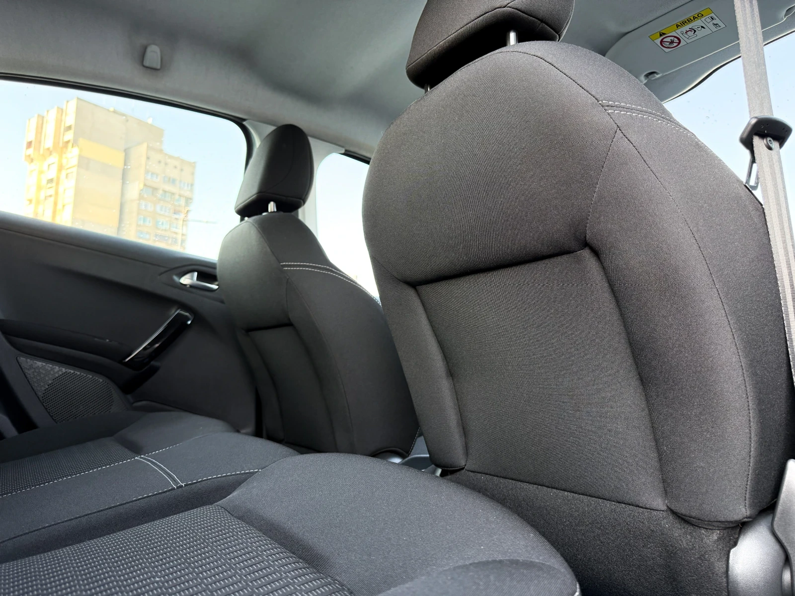 Peugeot 208 1.2 PureTech * 82p.s * Facelift * �� �������� | Mobile.bg � ����������� 16