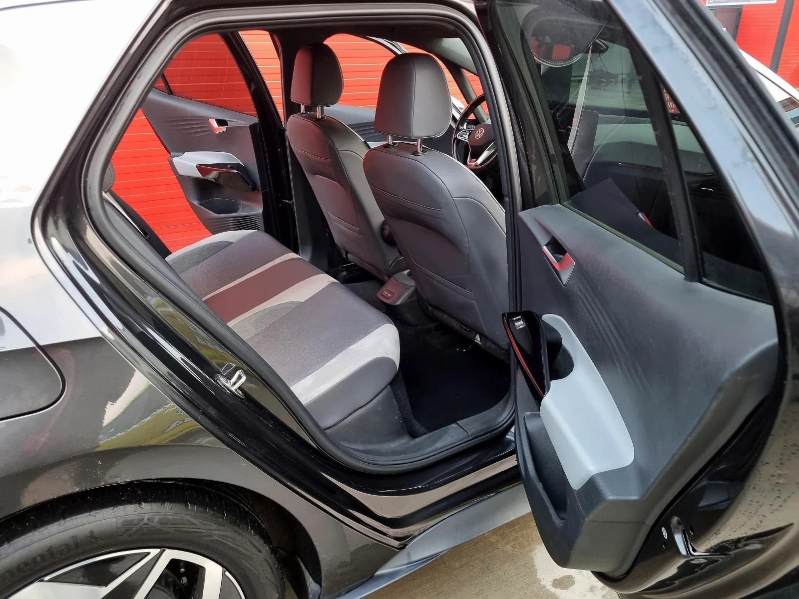 VW ID.3 Гаранционна 204 к.с./62 kwh/450км/1st/LED/ - изображение 10