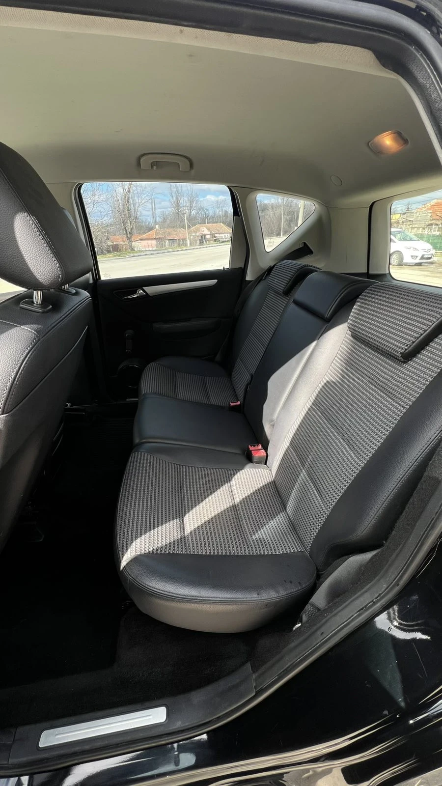 Mercedes-Benz A 150 A Class, 95к.с., снимка 13 - Автомобили и джипове - 53721816