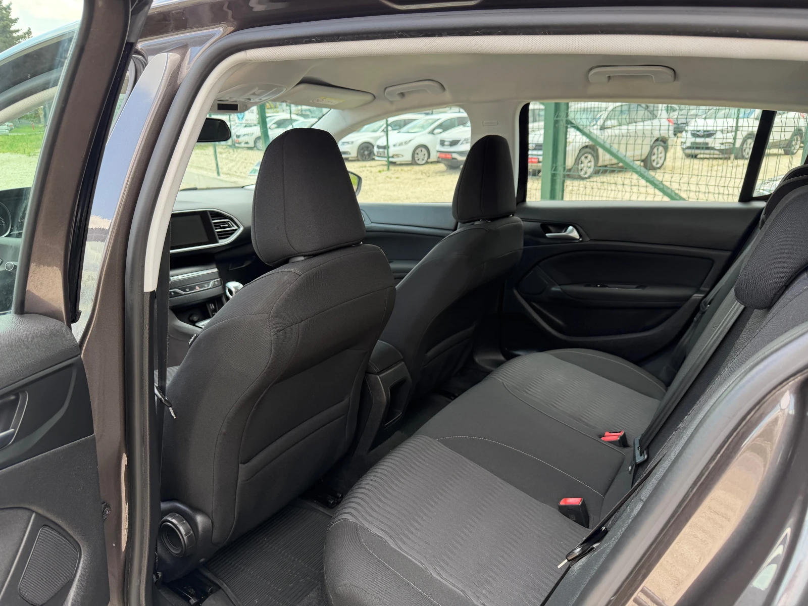 Peugeot 308 1.6HDi/116p.s-5 vrati/Navi!!! | Mobile.bg � ����������� 11