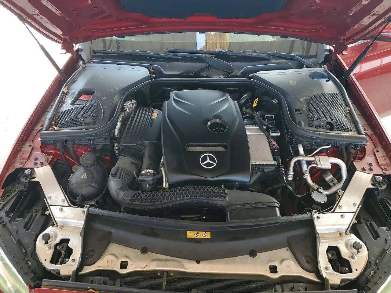 Mercedes-Benz E 300 4MATIC, снимка 11 - Автомобили и джипове - 54698240