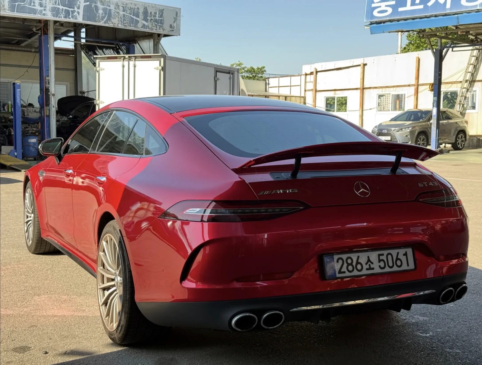 Mercedes-Benz AMG GT АВТОКРЕДИТ* BURMASTER* HEAD-UP* ОБДУХВАНЕ* 360* , снимка 4 - Автомобили и джипове - 54779674