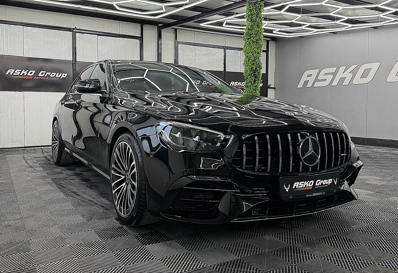 Mercedes-Benz E 220 AMG-line/Facelift/DIGITAL/9gt/СОБСТВЕН ЛИЗИНГ, снимка 3 - Автомобили и джипове - 55085410