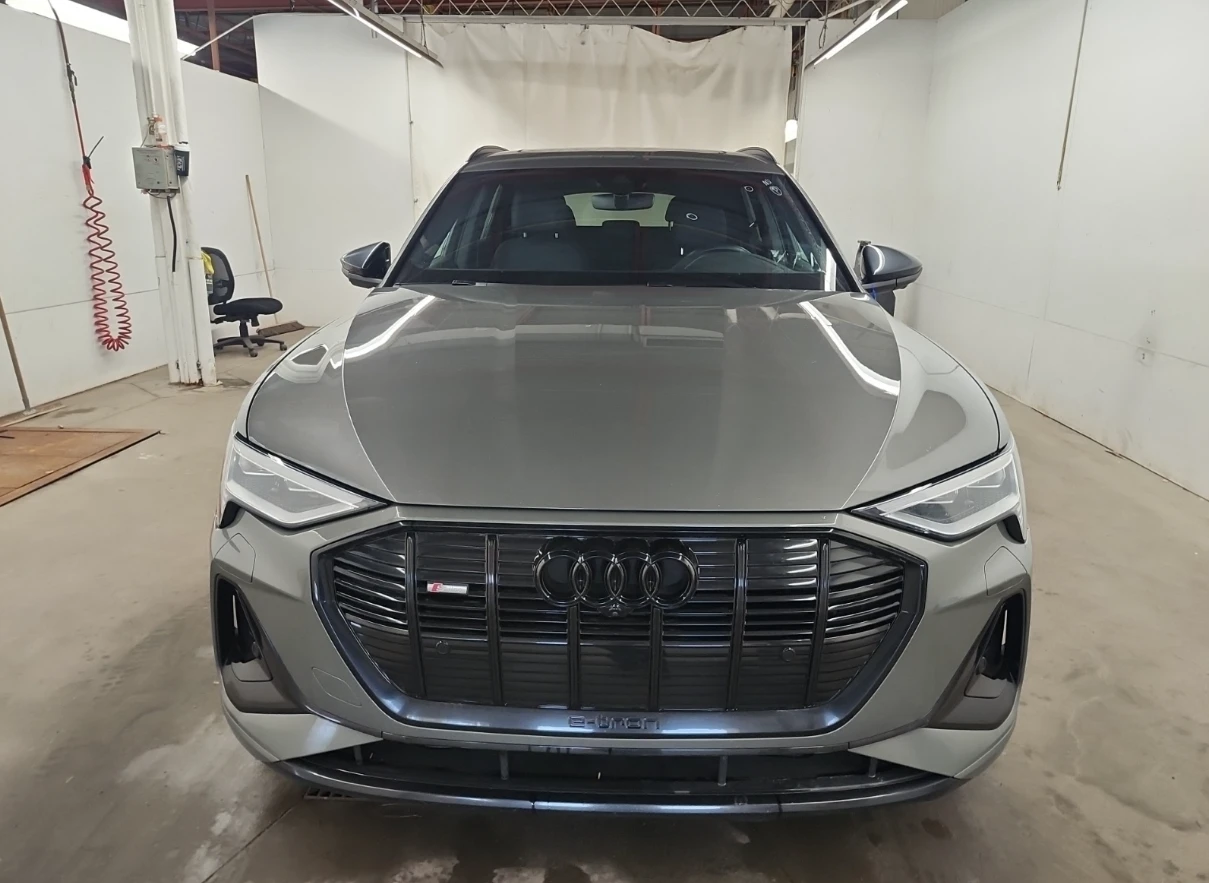Audi E-Tron S-line* QUATTRO* Black optic* Панорама* Перфектна*, снимка 2 - Автомобили и джипове - 55226307