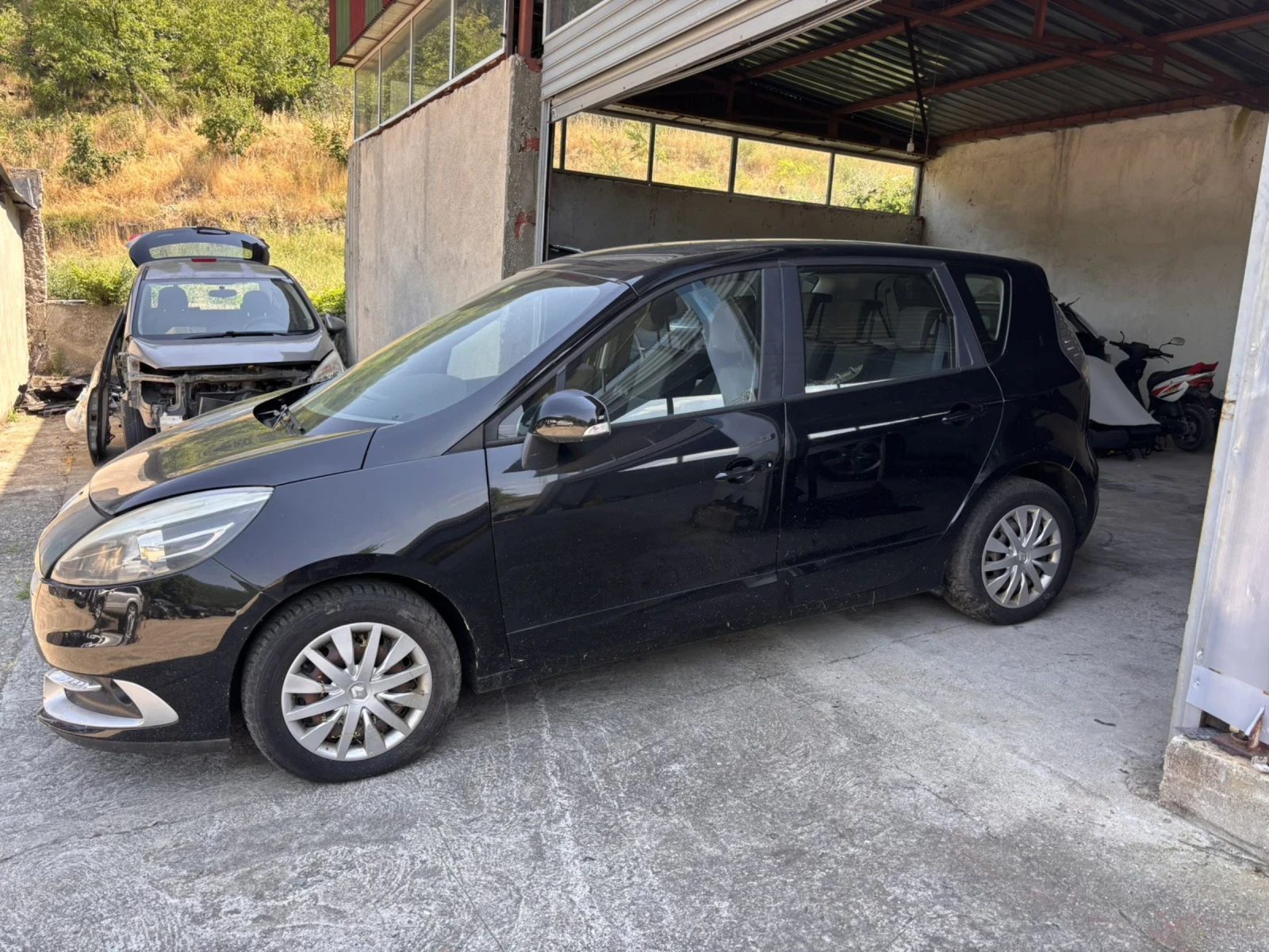 Renault Scenic, снимка 3 - Автомобили и джипове - 55431246