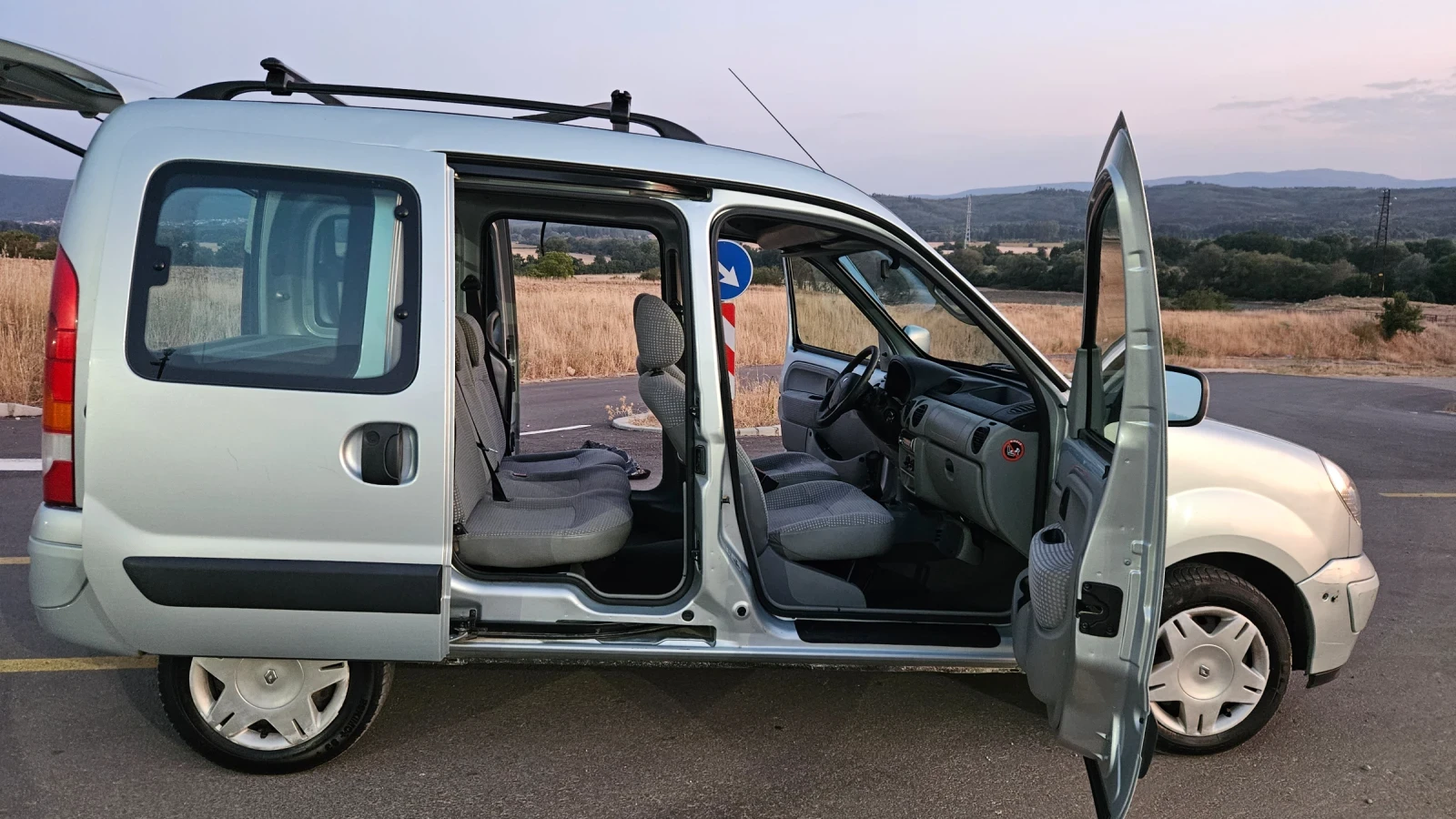 Renault Kangoo 1.2 , снимка 9 - Автомобили и джипове - 55629325
