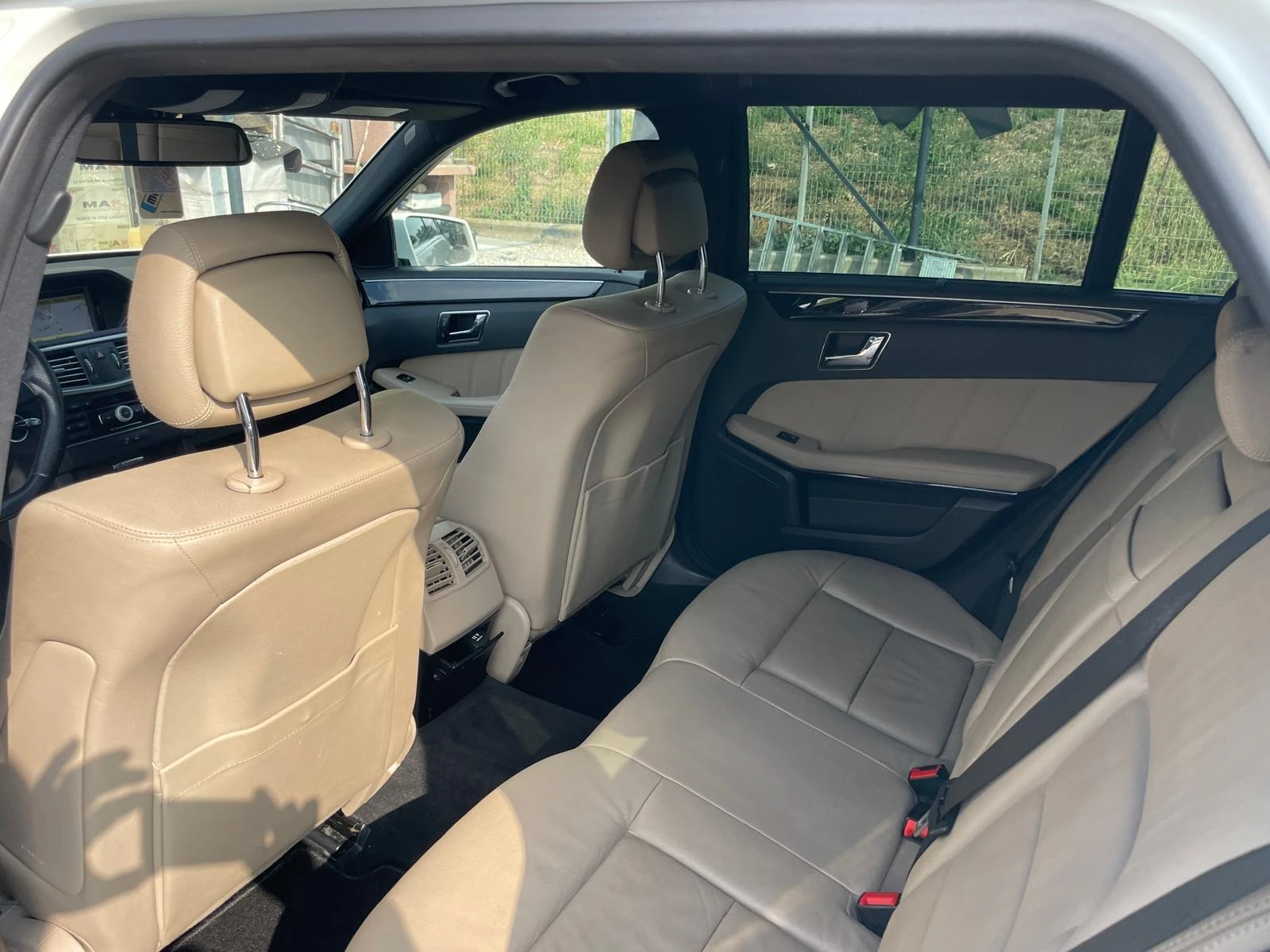 Mercedes-Benz E 350 /ВСИЧКО ПЛАТЕНО, снимка 11 - Автомобили и джипове - 55656726