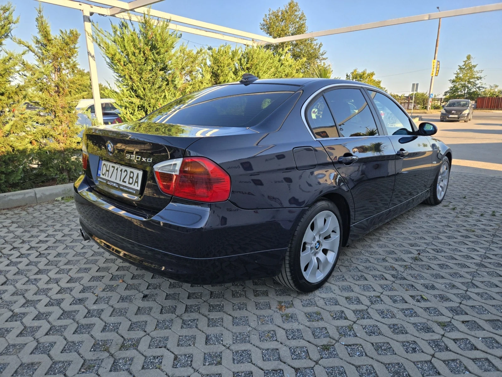 BMW 330 3.0D-231кс= xDrive= 6ck= NAVI= СЕДАН, снимка 3 - Автомобили и джипове - 55695097