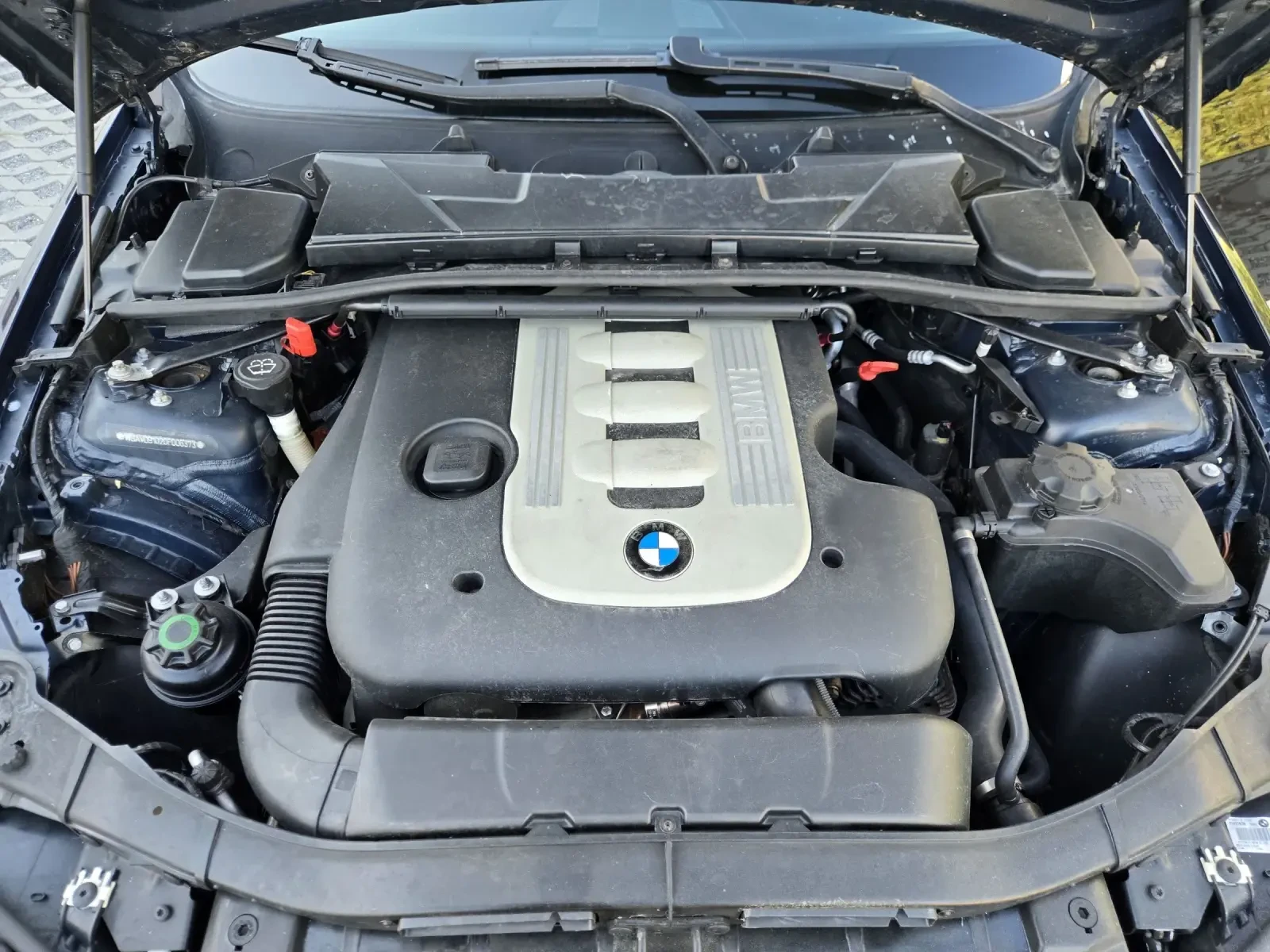 BMW 330 3.0D-231кс= xDrive= 6ck= NAVI= СЕДАН, снимка 17 - Автомобили и джипове - 55695097
