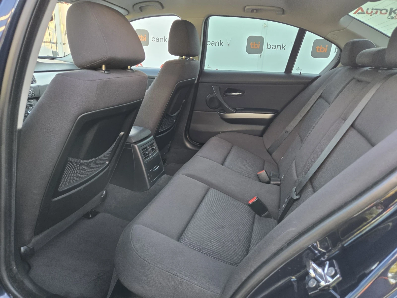 BMW 330 3.0D-231кс= xDrive= 6ck= NAVI= СЕДАН, снимка 9 - Автомобили и джипове - 55695097