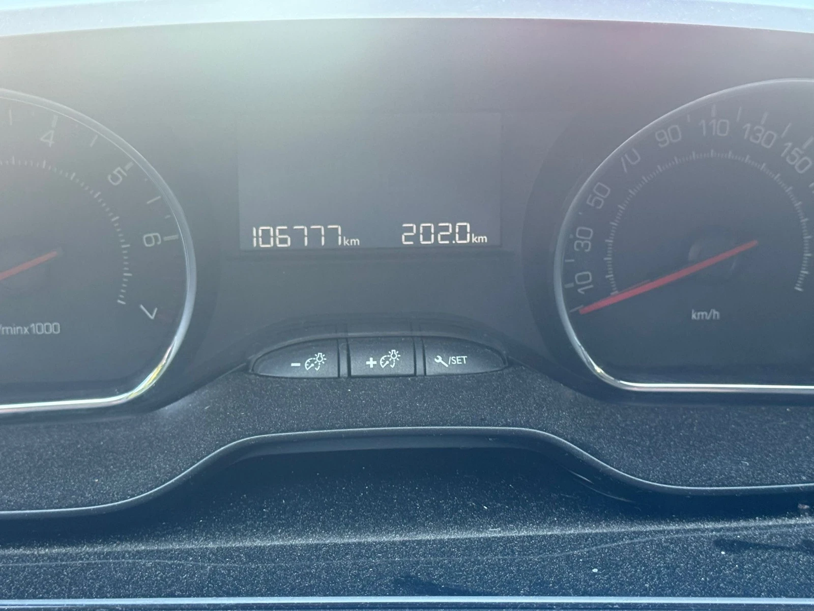 Peugeot 208 1.0i Benzin - Шум във Мотора, снимка 5 - Автомобили и джипове - 55971755