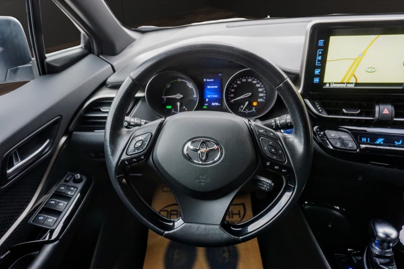 Toyota C-HR 1.8H LOUNGE E-CVT, снимка 8 - Автомобили и джипове - 37785318