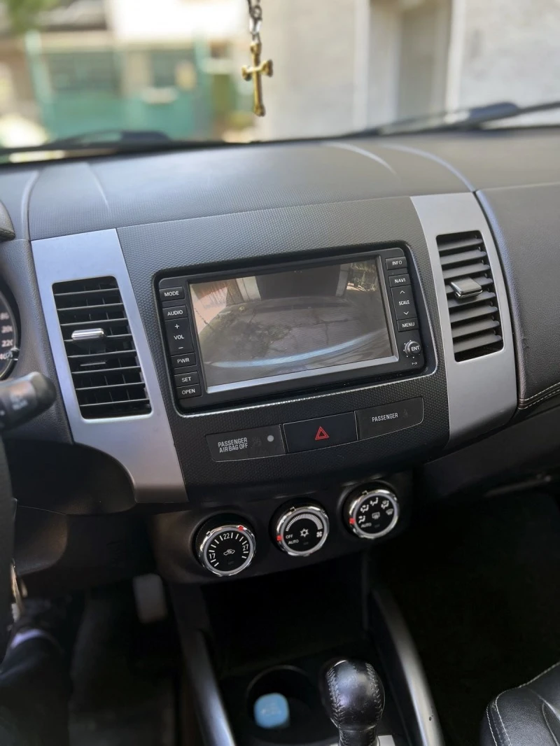 Citroen C-Crosser 2.2HDI , снимка 10 - Автомобили и джипове - 41491594