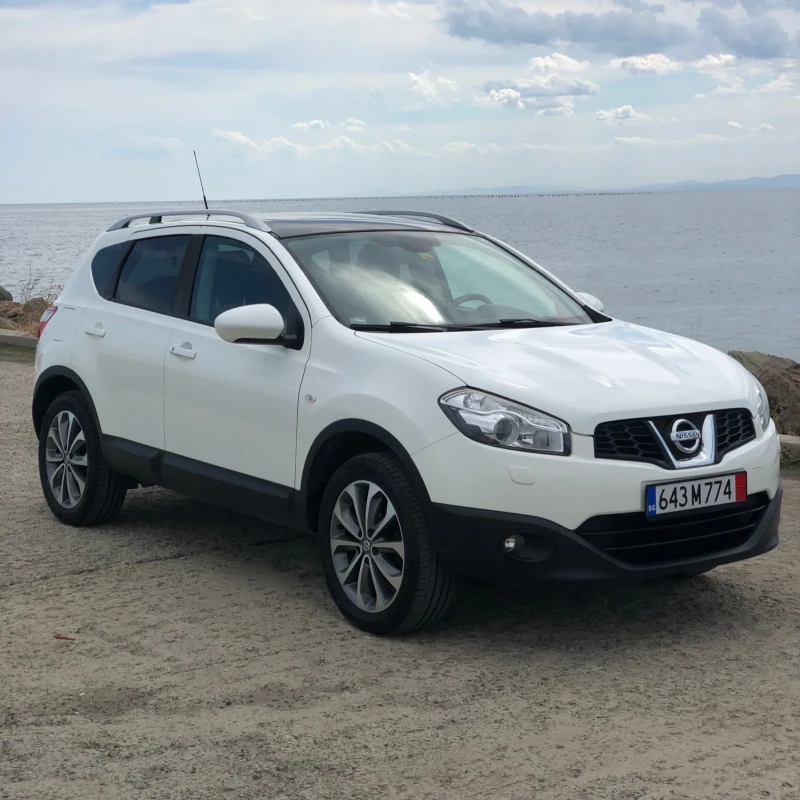 Nissan Qashqai 2.0i 4x4 Automat Full Swiss, снимка 2 - Автомобили и джипове - 47537045