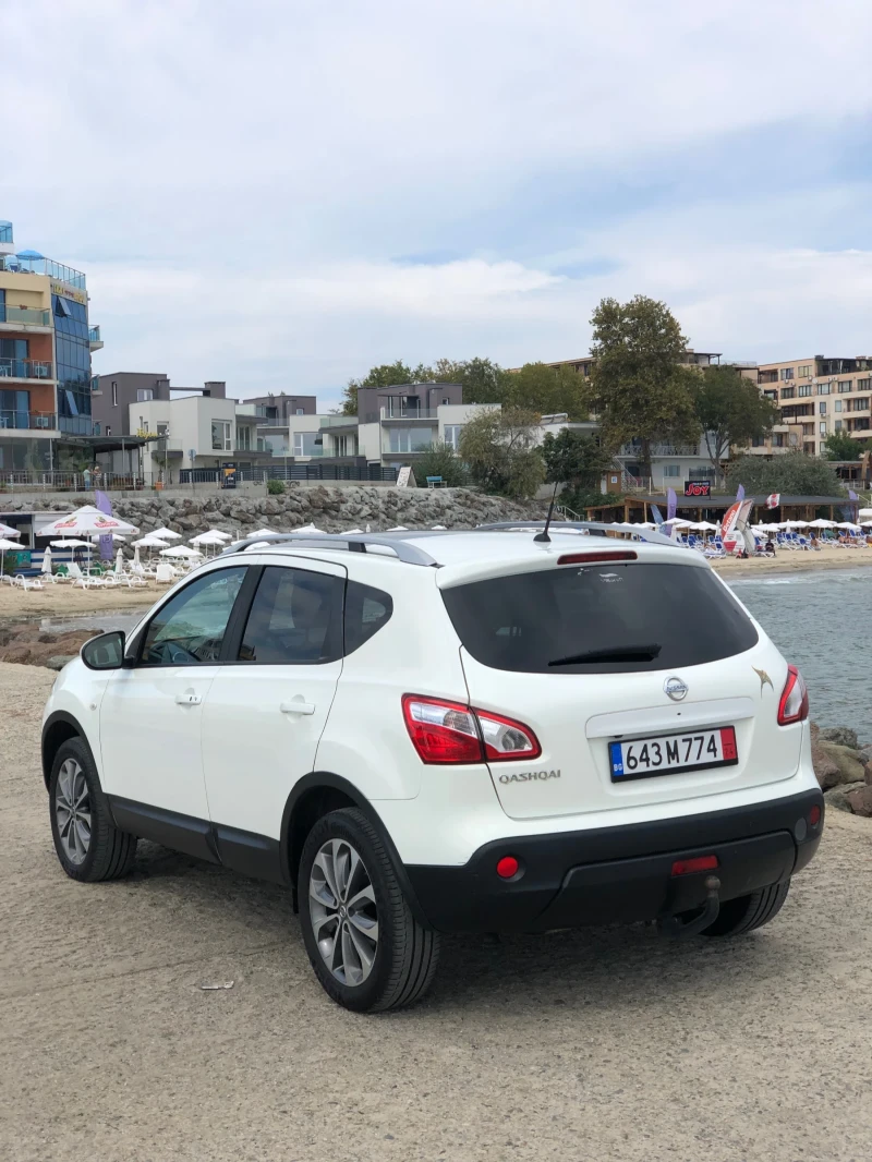 Nissan Qashqai 2.0i 4x4 Automat Full Swiss, снимка 6 - Автомобили и джипове - 47537045