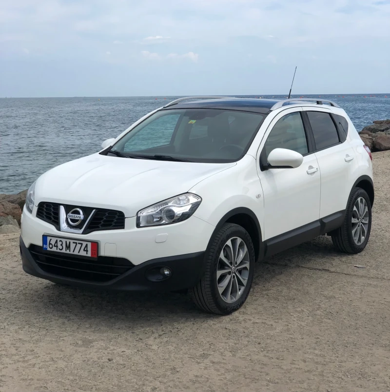 Nissan Qashqai 2.0i 4x4 Automat Full Swiss, снимка 1 - Автомобили и джипове - 47537045