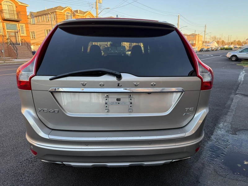 Volvo XC60 2016 Volvo XC60 T5 Premier 4x4, снимка 5 - Автомобили и джипове - 48009983