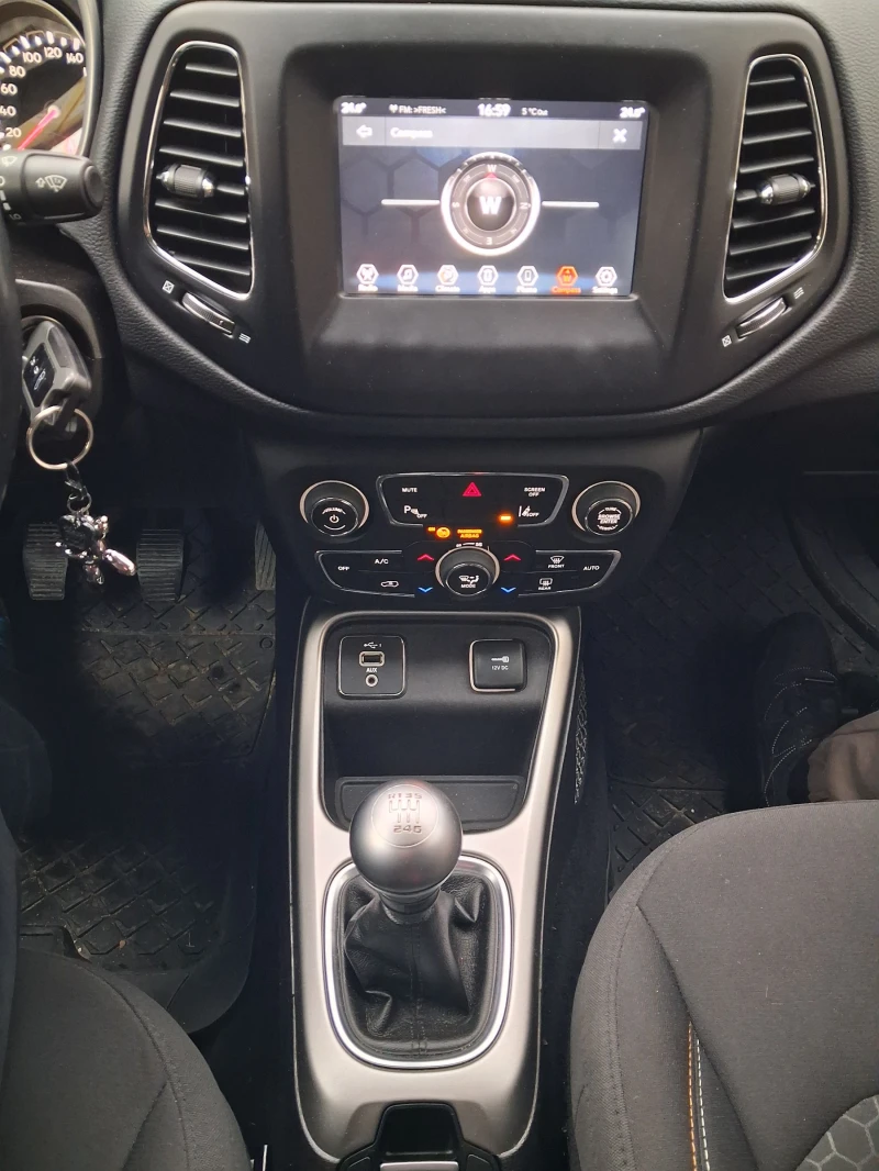 Jeep Compass LATITUDE , снимка 12 - Автомобили и джипове - 53223384