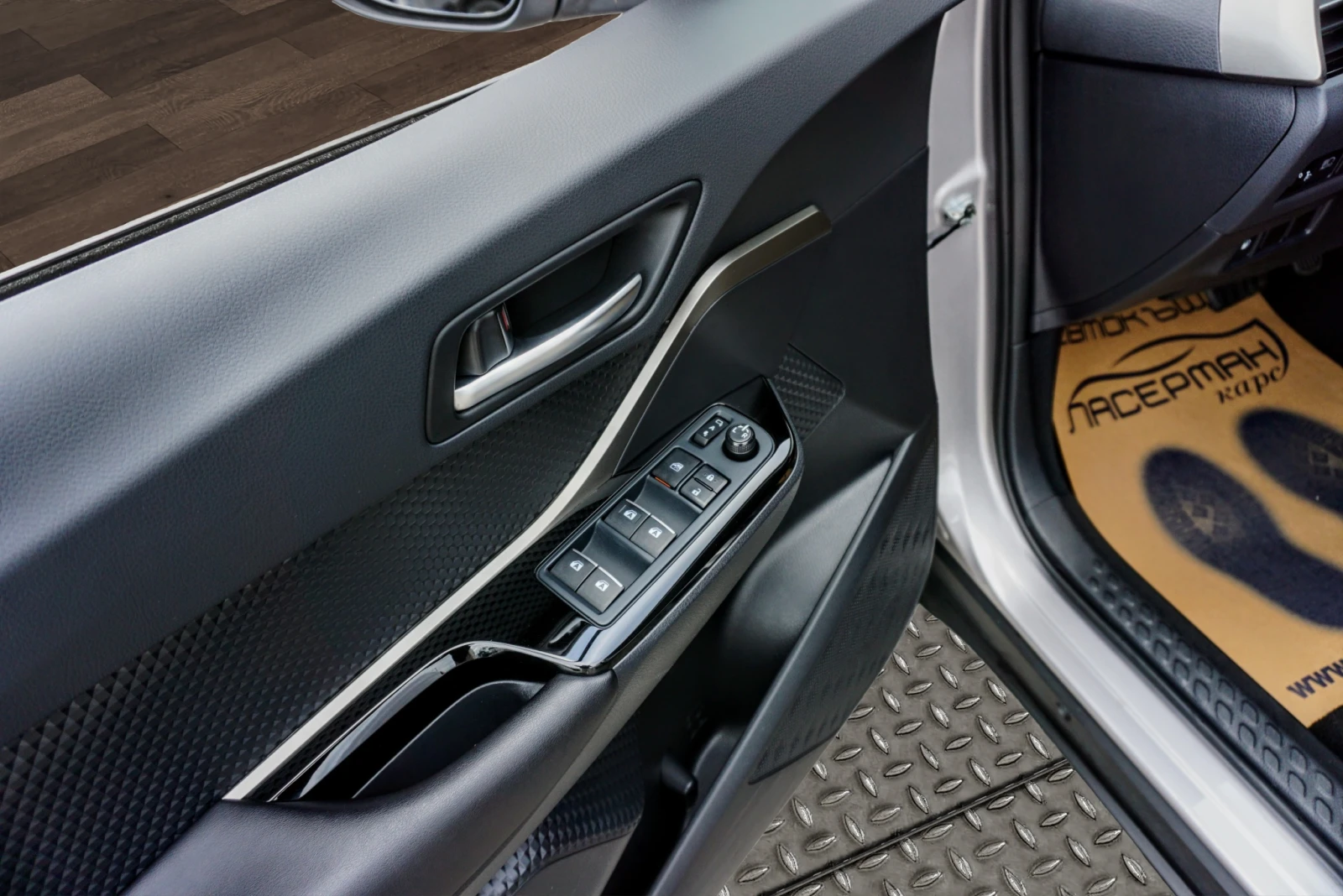 Toyota C-HR 1.8H LOUNGE E-CVT | Mobile.bg   6