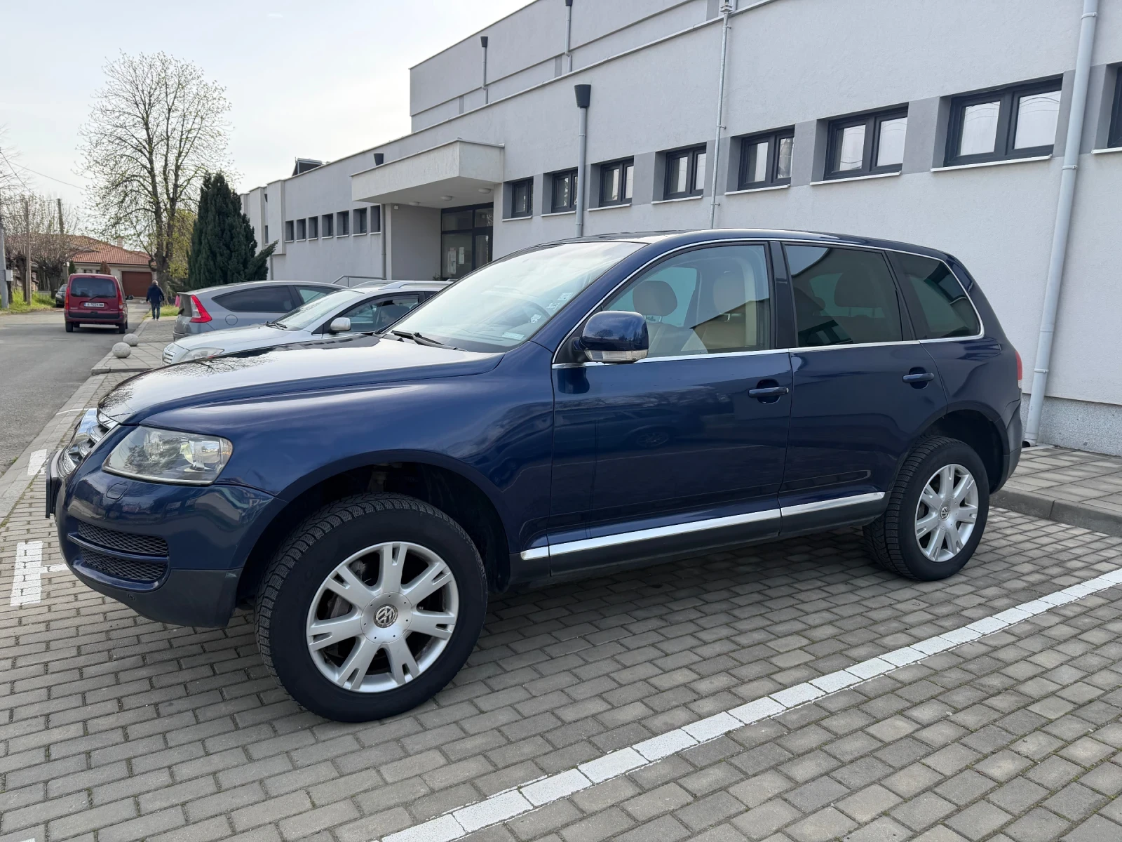 VW Touareg 3.0 TDi, снимка 2 - Автомобили и джипове - 54196604