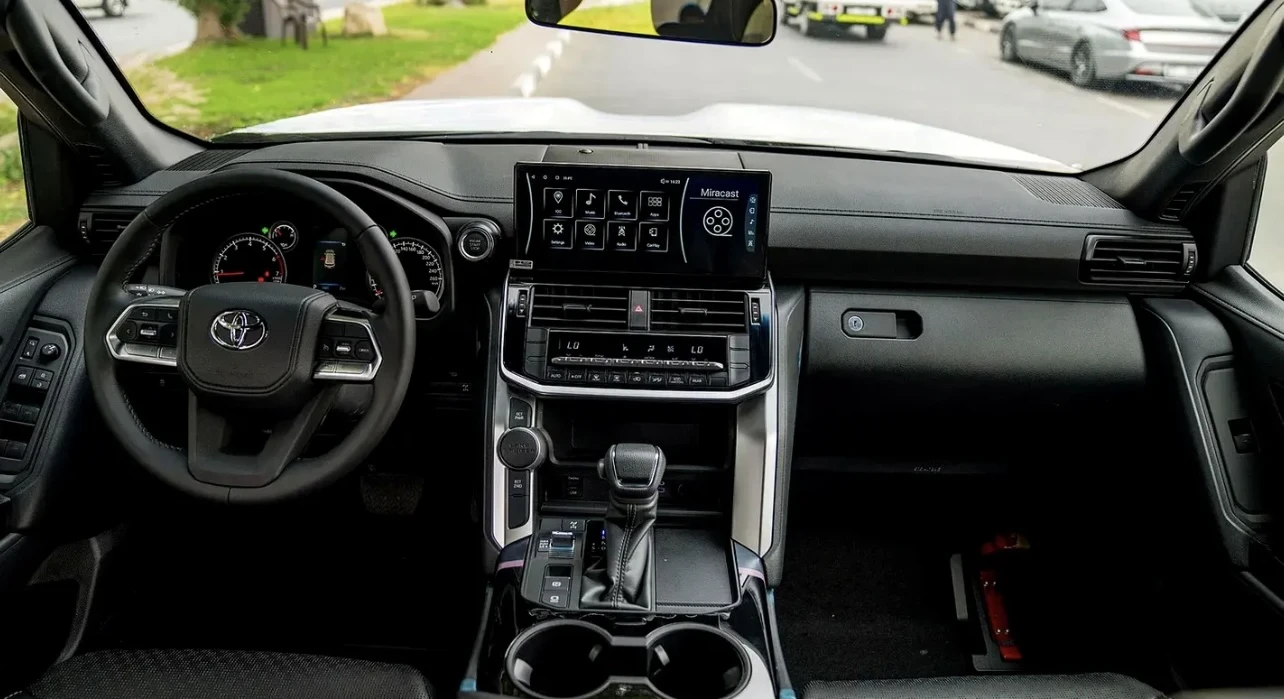 Toyota Land cruiser 300 GXR | 15km | Mobile.bg � ����������� 2