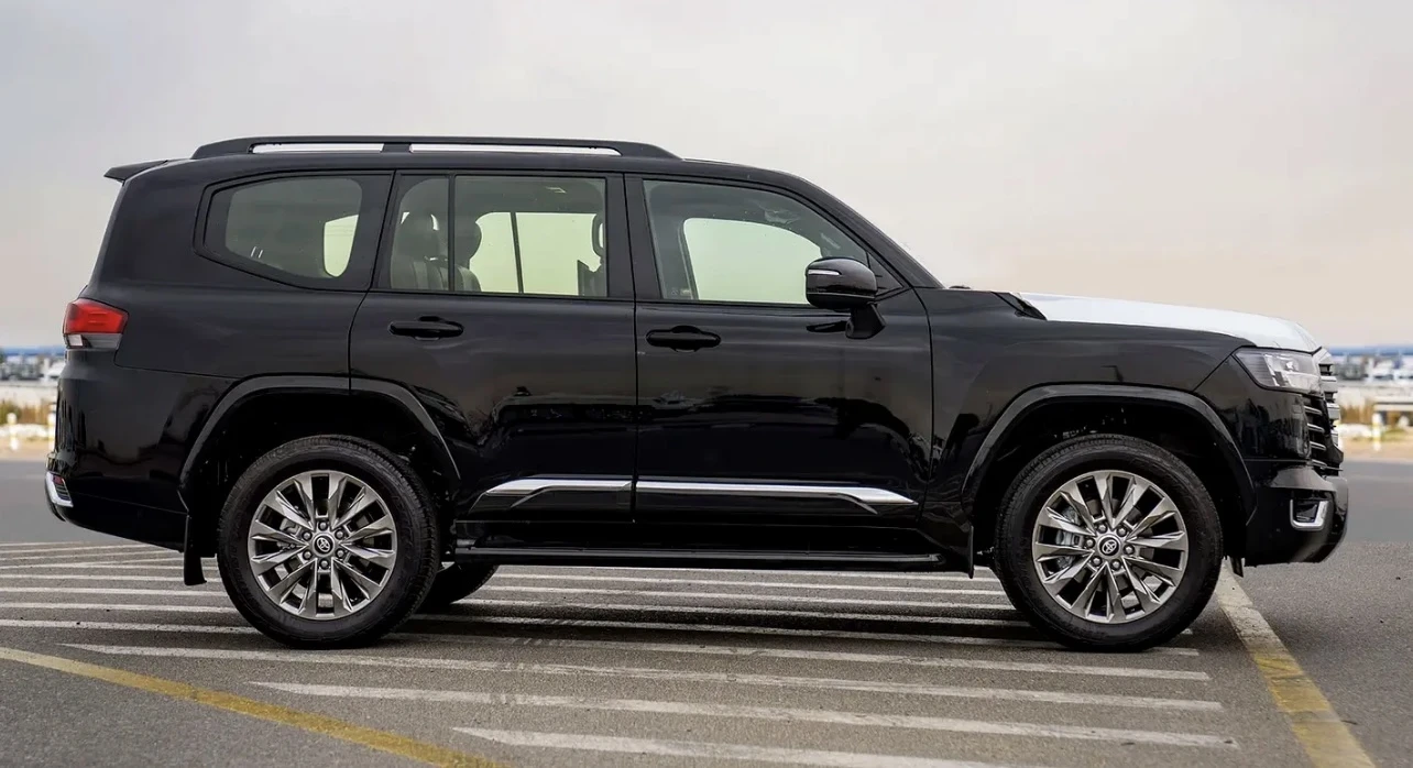 Toyota Land cruiser 300 GXR | 15km | Mobile.bg � ����������� 7