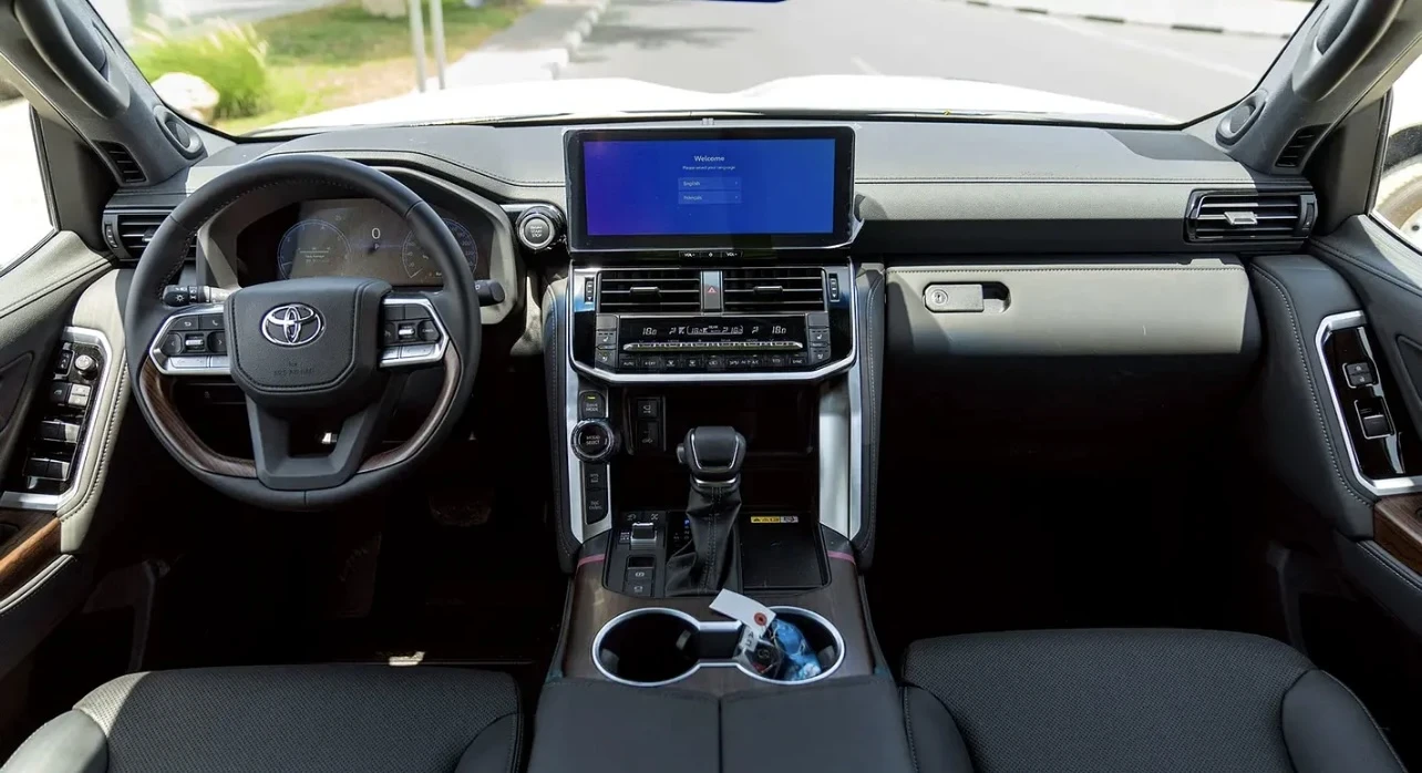 Toyota Land cruiser 300 GXR | 15km | Mobile.bg � ����������� 5