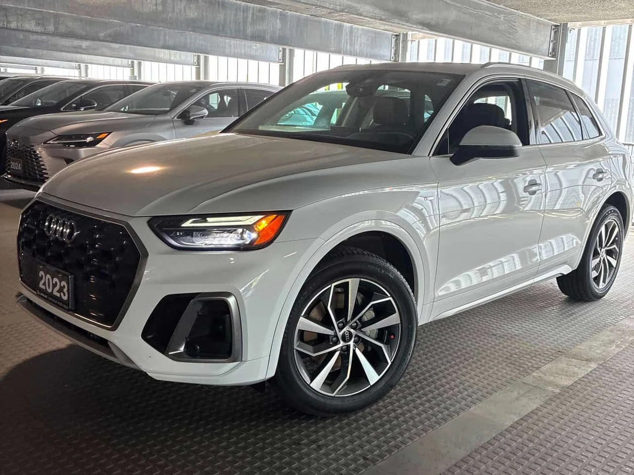 Audi Q5  Progressiv | DISTRONIC | ПАНОРАМА | ПОДГРЕВ | , снимка 2 - Автомобили и джипове - 54844925