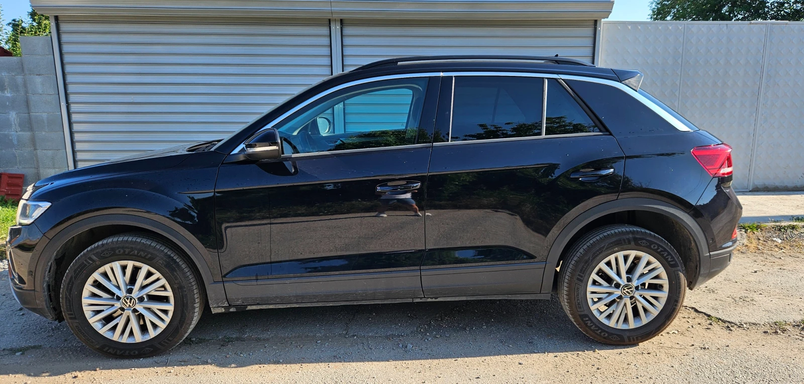 VW T-Roc, снимка 2 - Автомобили и джипове - 55002171