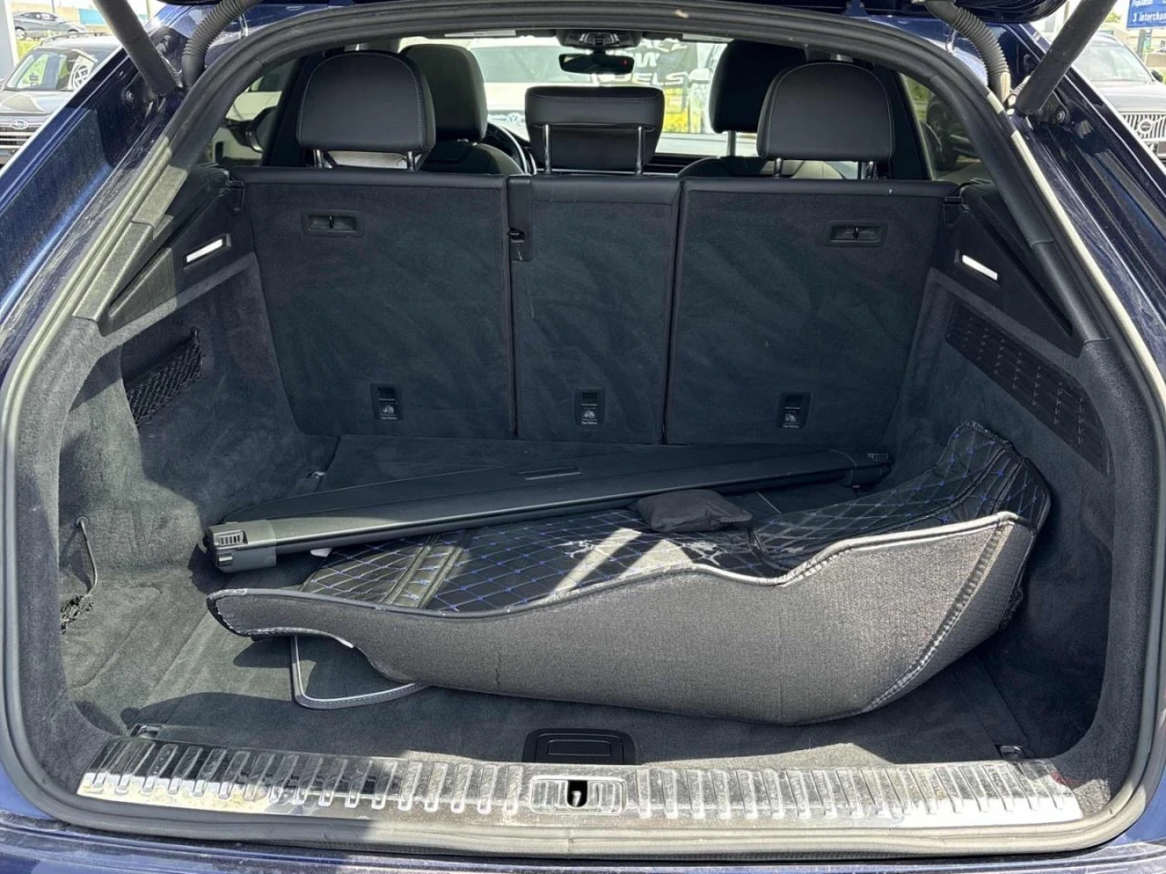 Audi Q8 Progressiv* Quattro* Pan/Roof* Apple carplay* Keyl, снимка 10 - Автомобили и джипове - 55088341