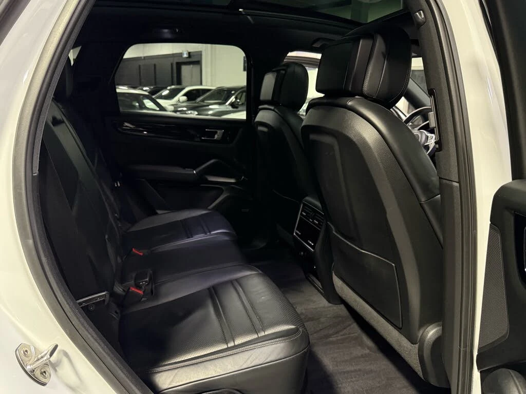 Porsche Cayenne S* PDK* ОБДУХВАНЕ* 360КАМЕРА* LANE* ASSIST, снимка 13 - Автомобили и джипове - 55304712