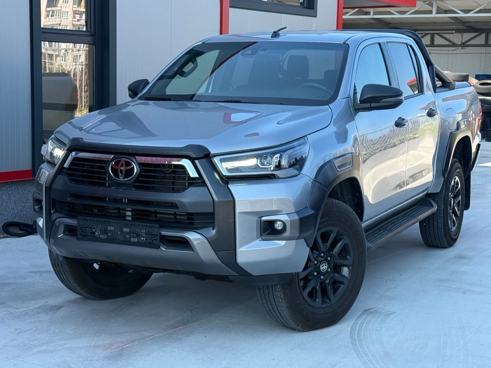 Toyota Hilux 2.8d 204k.c. AVTOMATIK GR FULL