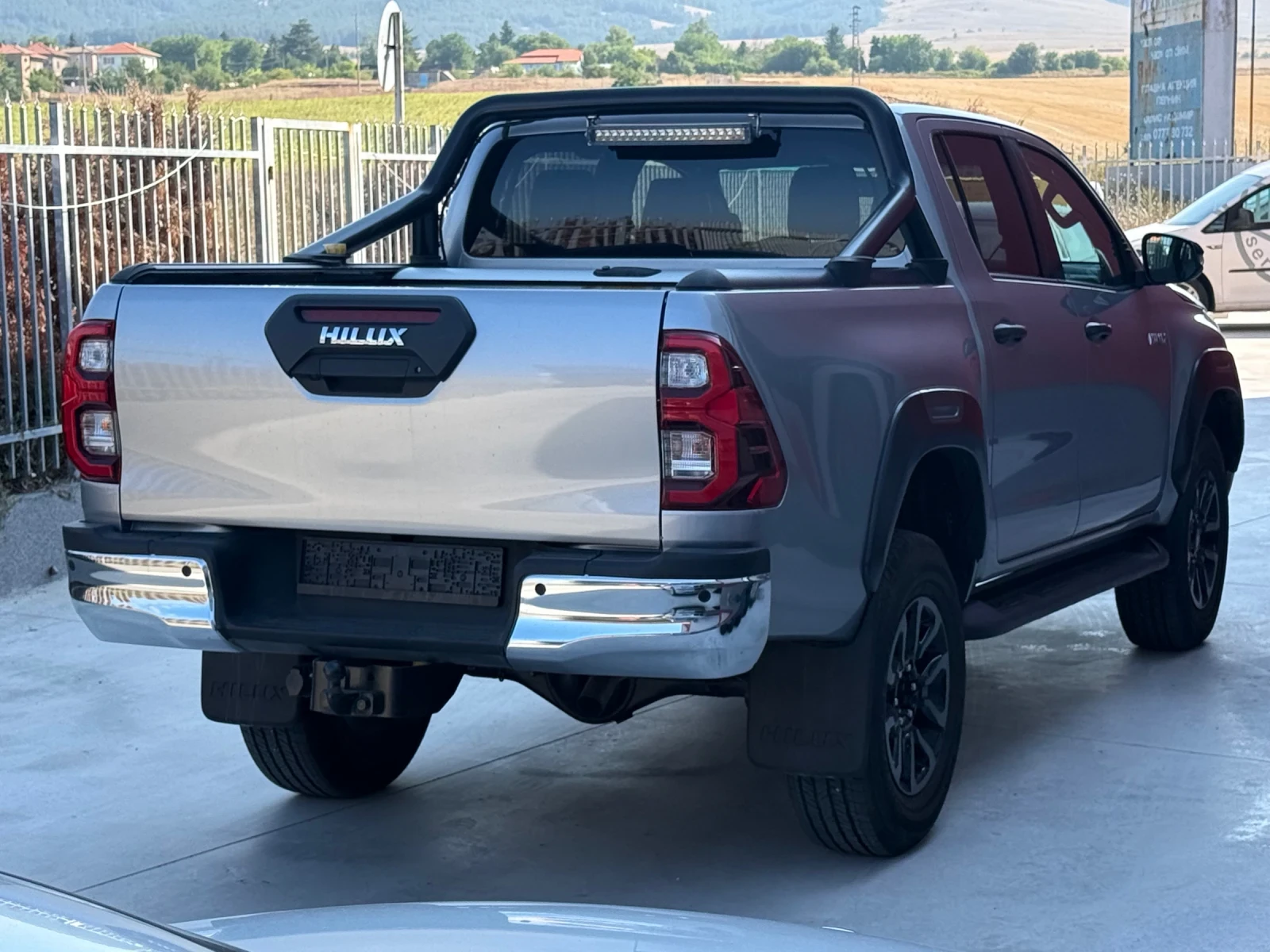 Toyota Hilux 2.8d 204k.c. AVTOMATIK GR FULL, снимка 5 - Автомобили и джипове - 55616377