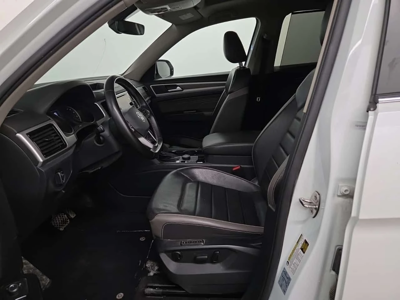VW Atlas HIGHLINE| ОБДУХВАНЕ| ПАНОРАМА| ПАМЕТ| 2 КЛЮЧА| , снимка 5 - Автомобили и джипове - 55661459