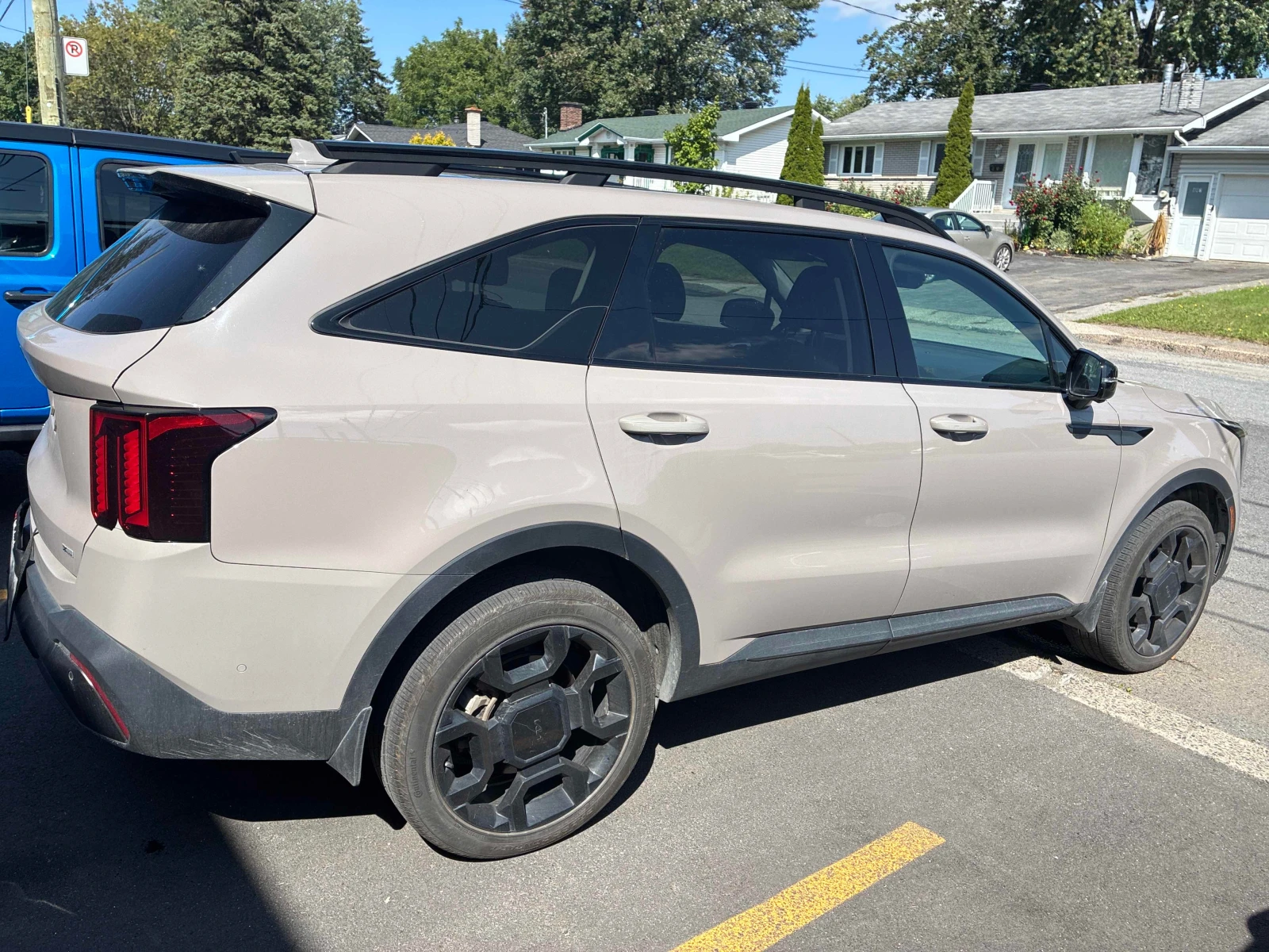 Kia Sorento X-LINE SX | CARFAX | ПРЕДСТАВИТЕЛСТВО НА KIA, снимка 4 - Автомобили и джипове - 56076251