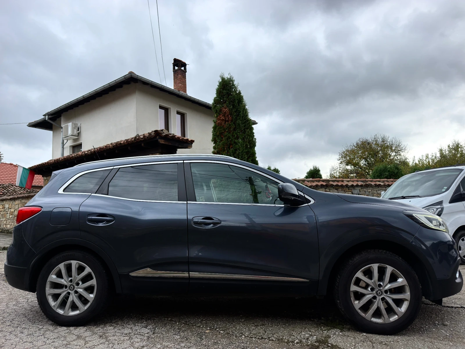 Renault Kadjar 1.5 DCI   Panorama  LED   FULL, снимка 5 - Автомобили и джипове - 56746643
